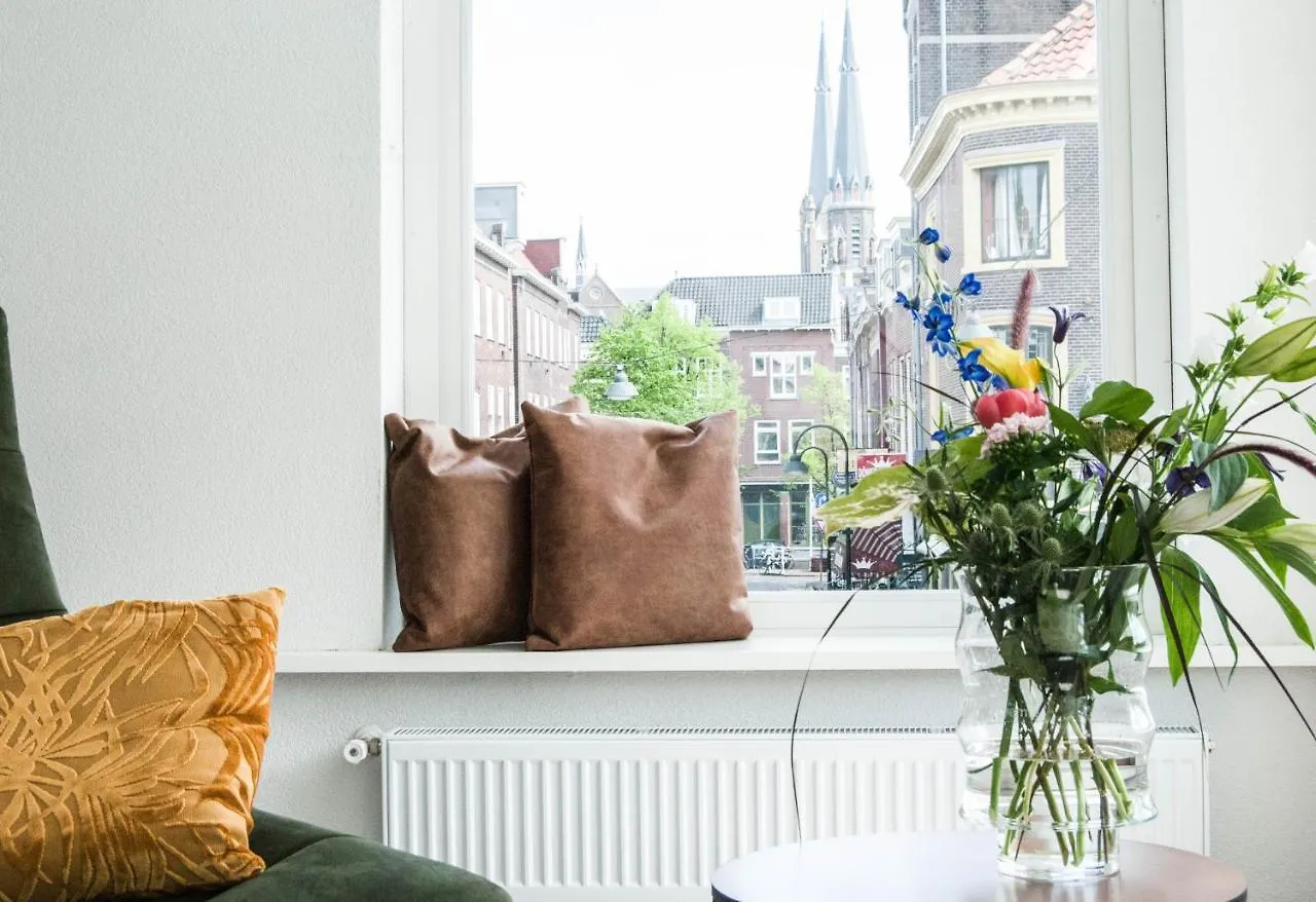 Room 1637 Delft 0*,